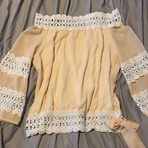 Women’s Blouse Off the Shoulder